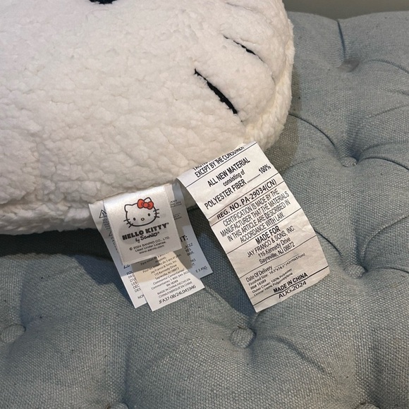 NWTS Hello Kitty Sherpa Pillow With Red Bow Accent. Made By Sanrio. - Picture 6 of 6